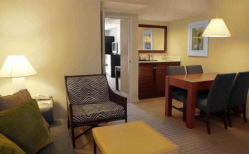 เชอราตัน สวีตส์ ฟอร์ต ลอเดอร์เดล แอต ไซเปรส ครีก Hotel ภายนอก รูปภาพ